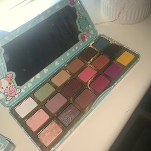 Too Faced Clover Palette